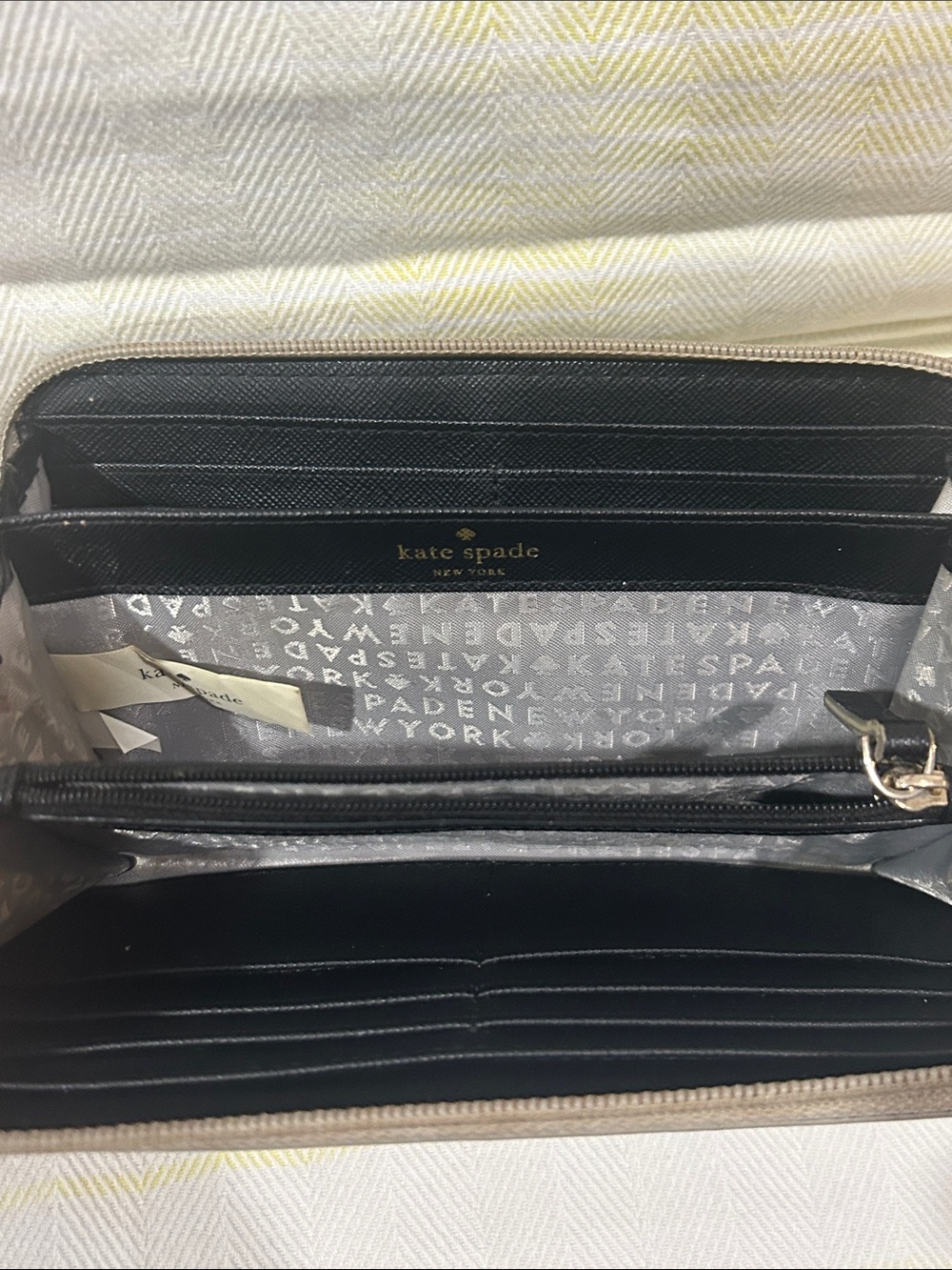Kate Spade Sparkle Zip-Around Wallet - Silver Glitter Used Condition - Picture 9 of 10